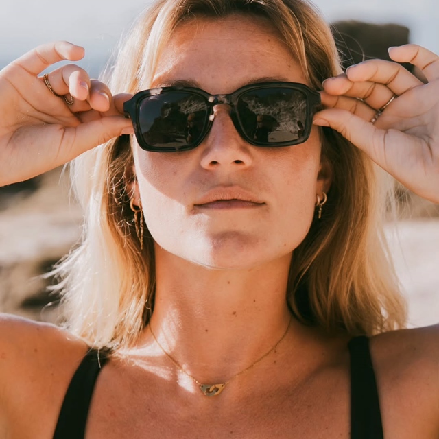 @alixdrouin proves that eco-friendly fashion can be bold and chic.